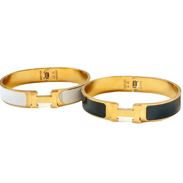 Her armband white + black